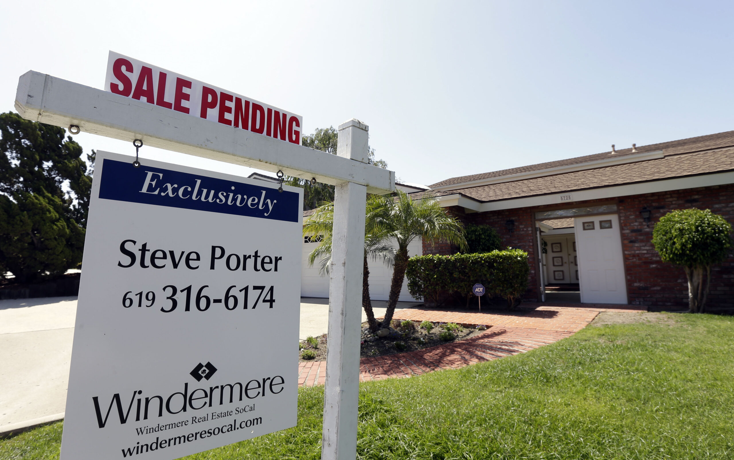 US 30-year mortgage rate steady at 4.57 pct.