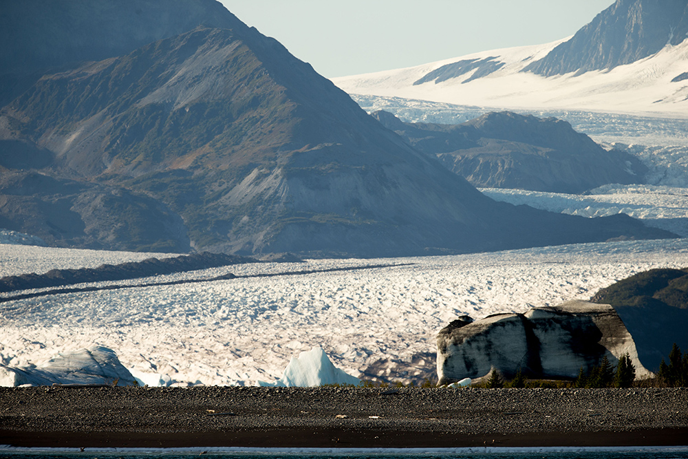 Can Alaska searchers find missing skiers in time to save them?