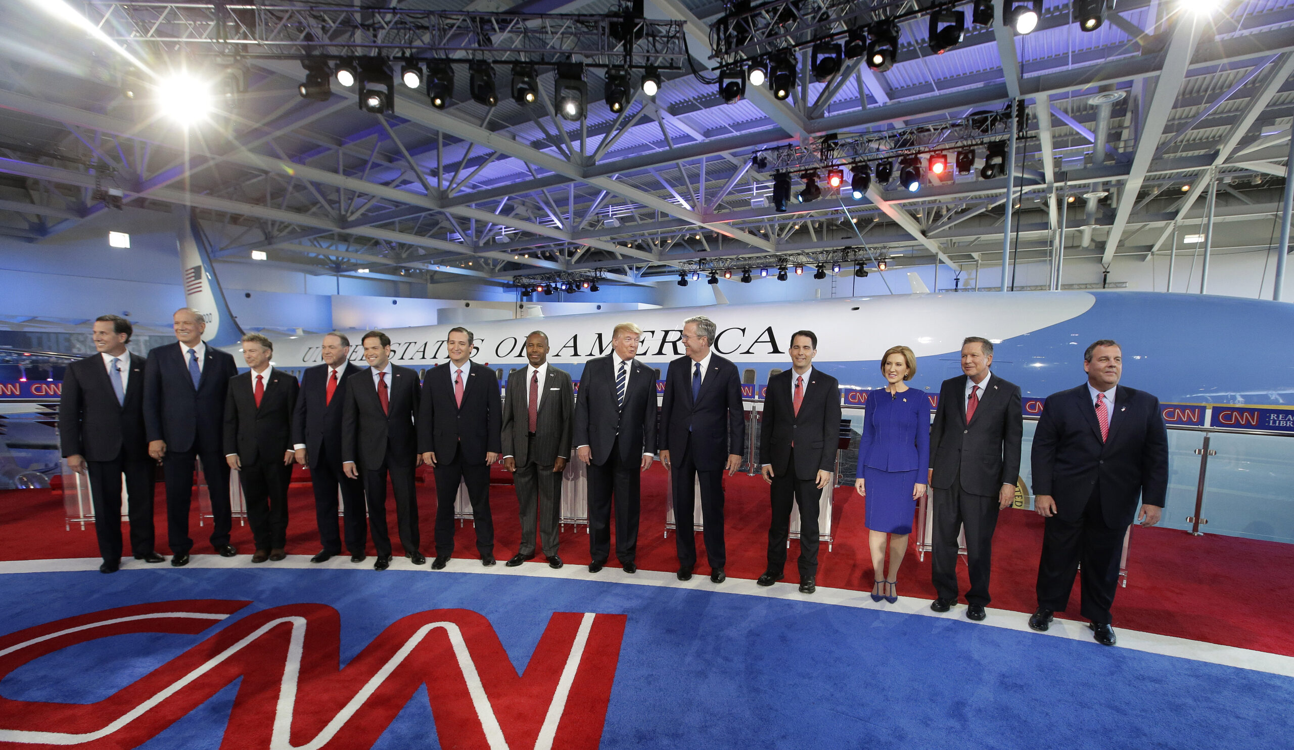 GOP candidates compete for outsider status