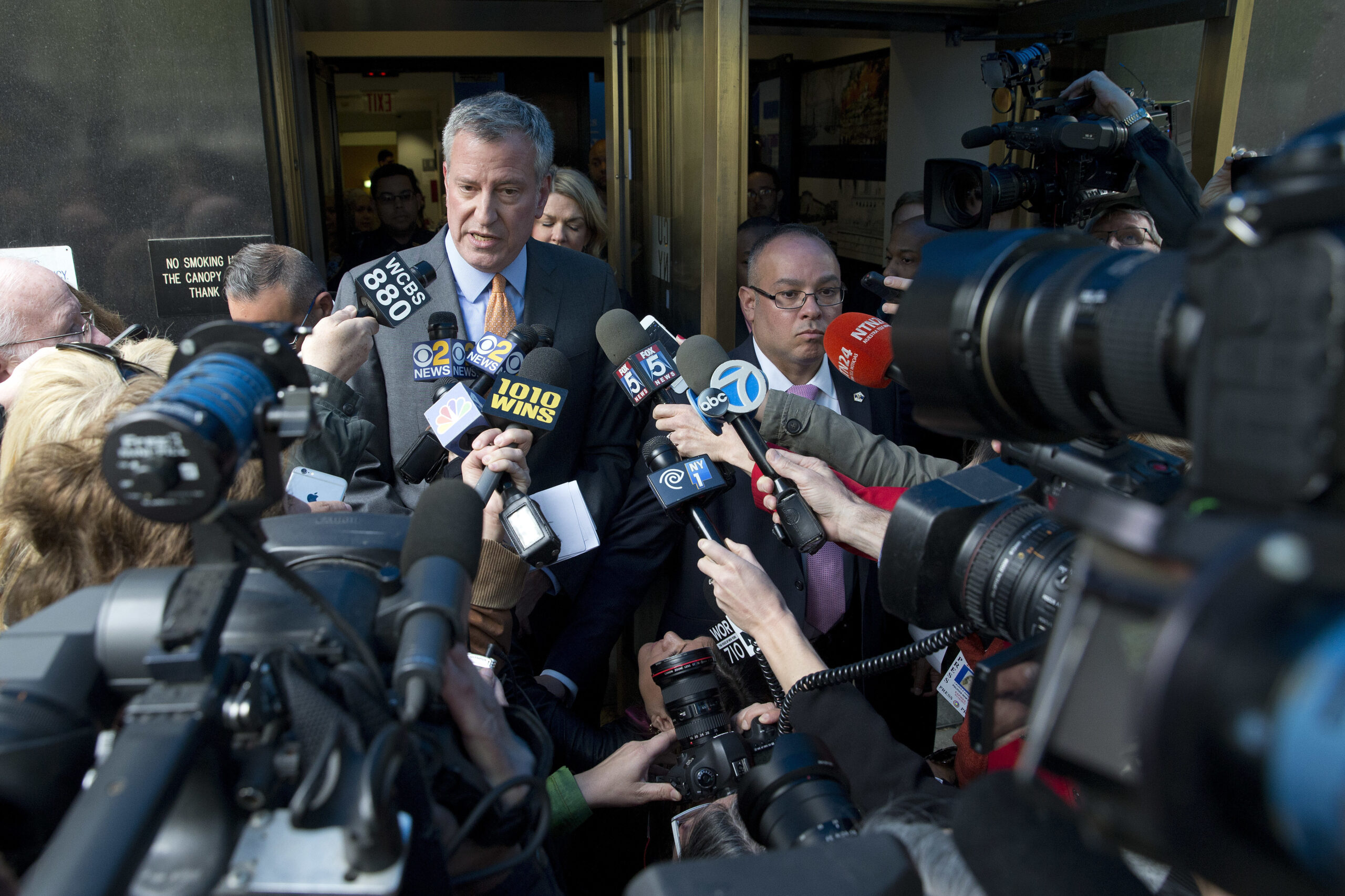 De Blasio, London Mayor Khan team to attack ‘ignorant’ Trump