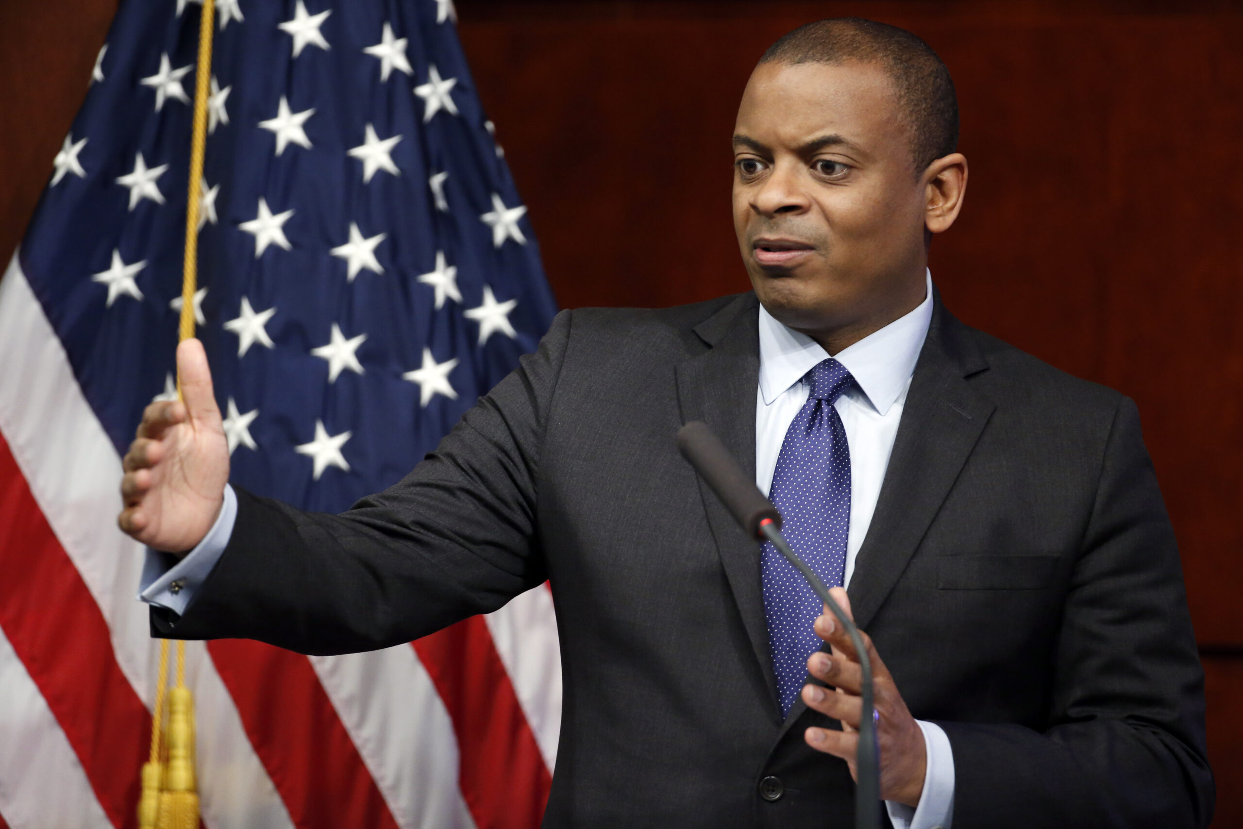 Fourth Obama cabinet official to endorse Clinton