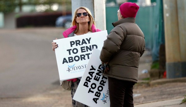 Mississippi bans abortion after 15 weeks