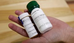 Kansas court blocks state ban on prescribing abortion pills via telemedicine