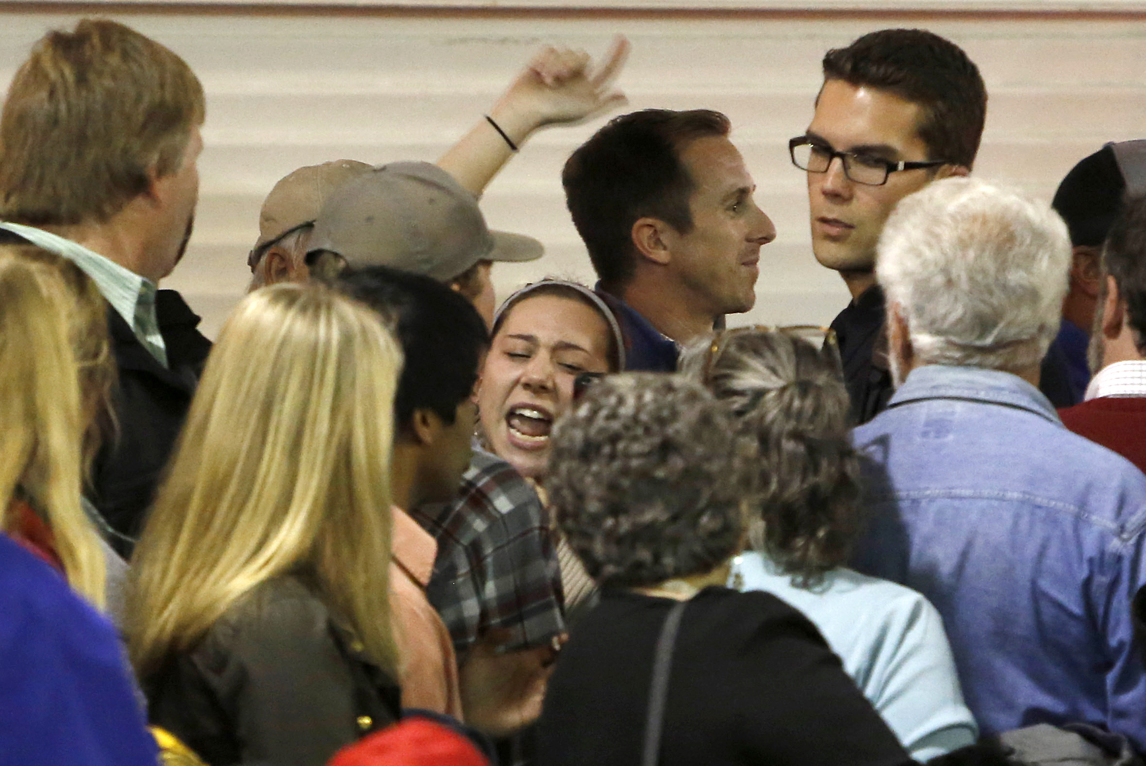 Trump campaign instructs crowds on how to deal with hecklers