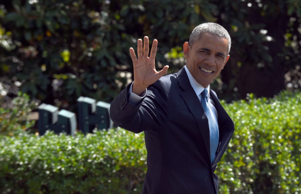 Obama blames media for hyping his feud with Warren