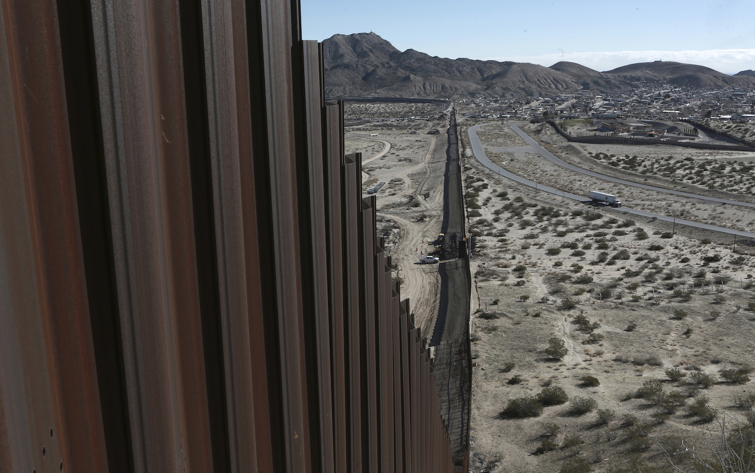 Trump’s insistence on making Mexico pay for the wall may doom it