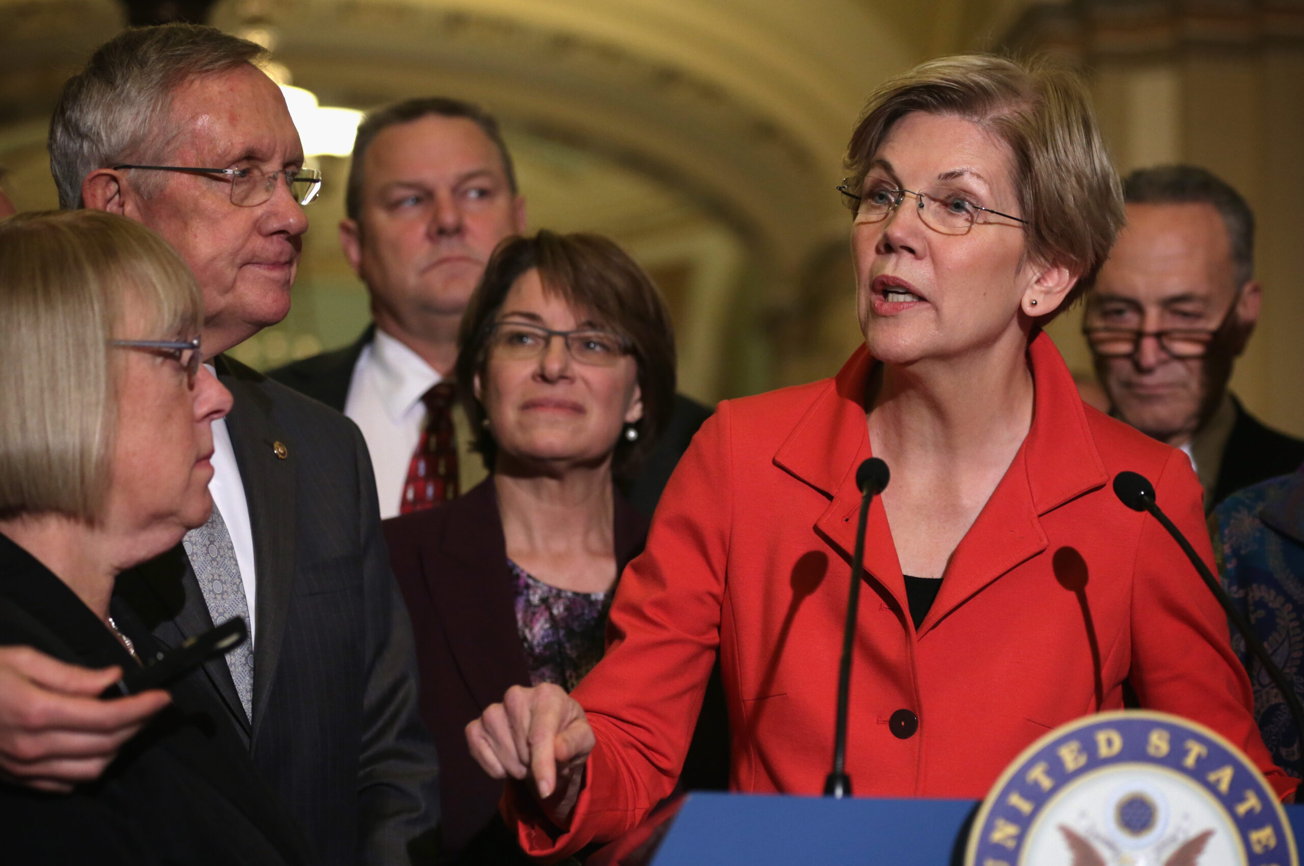 Warren tells Democrats to oppose spending bill over Dodd-Frank change