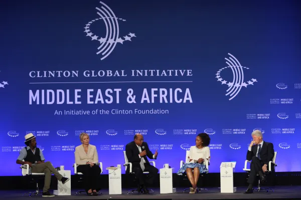Clinton Foundation accepts new foreign donations despite campaign promise