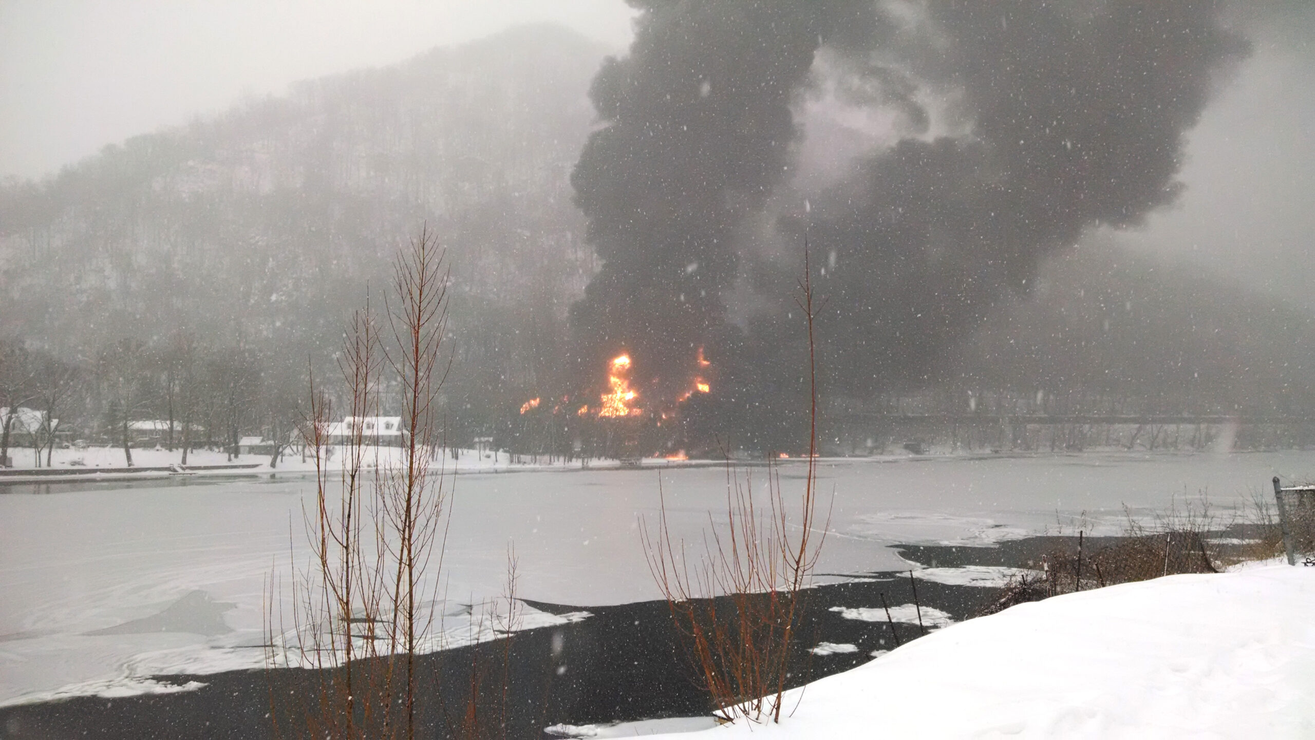 Dangerous energy gamble: Pipelines vs. rail