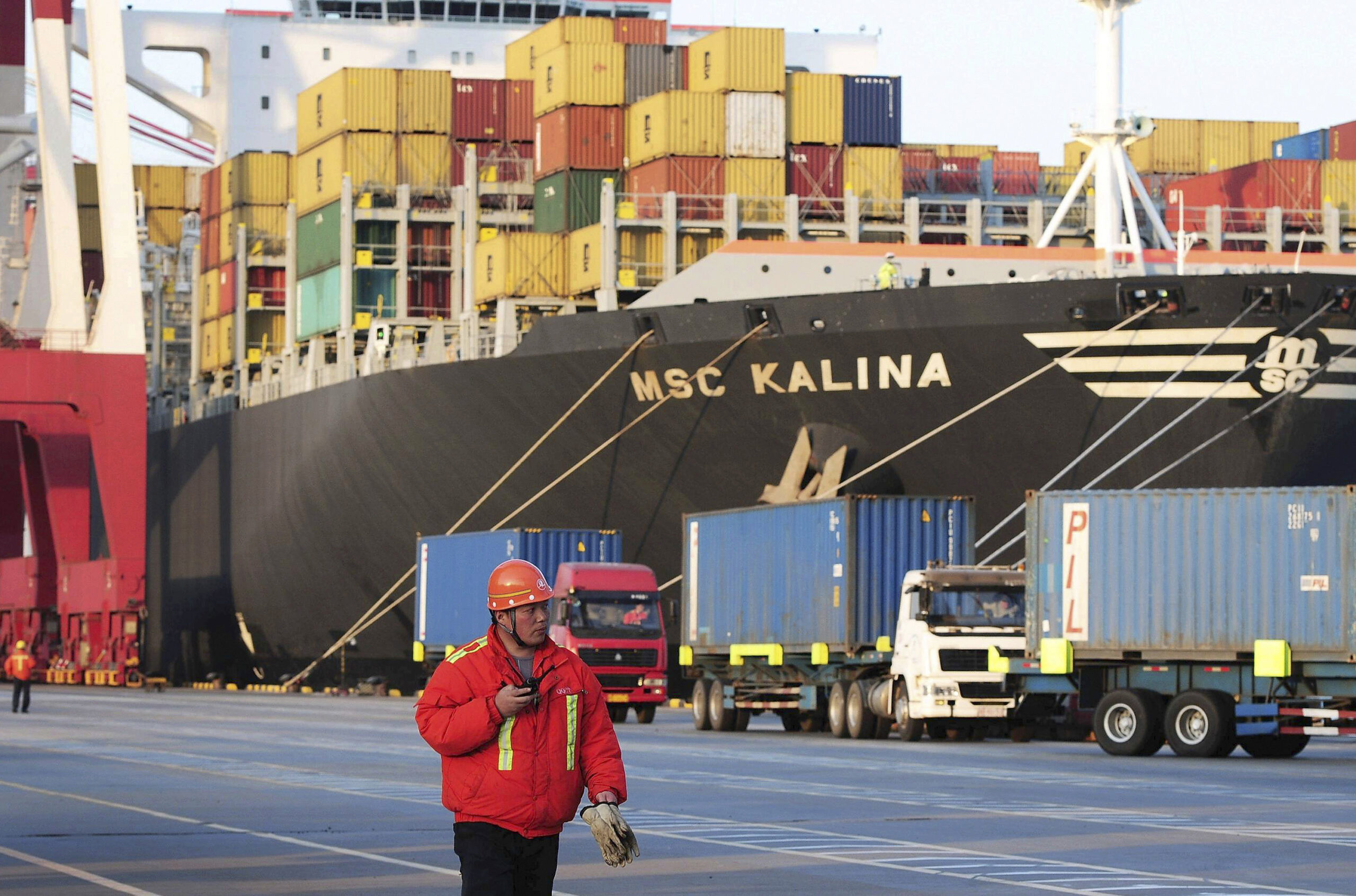 China’s growth slows to 7.4 percent in 1Q