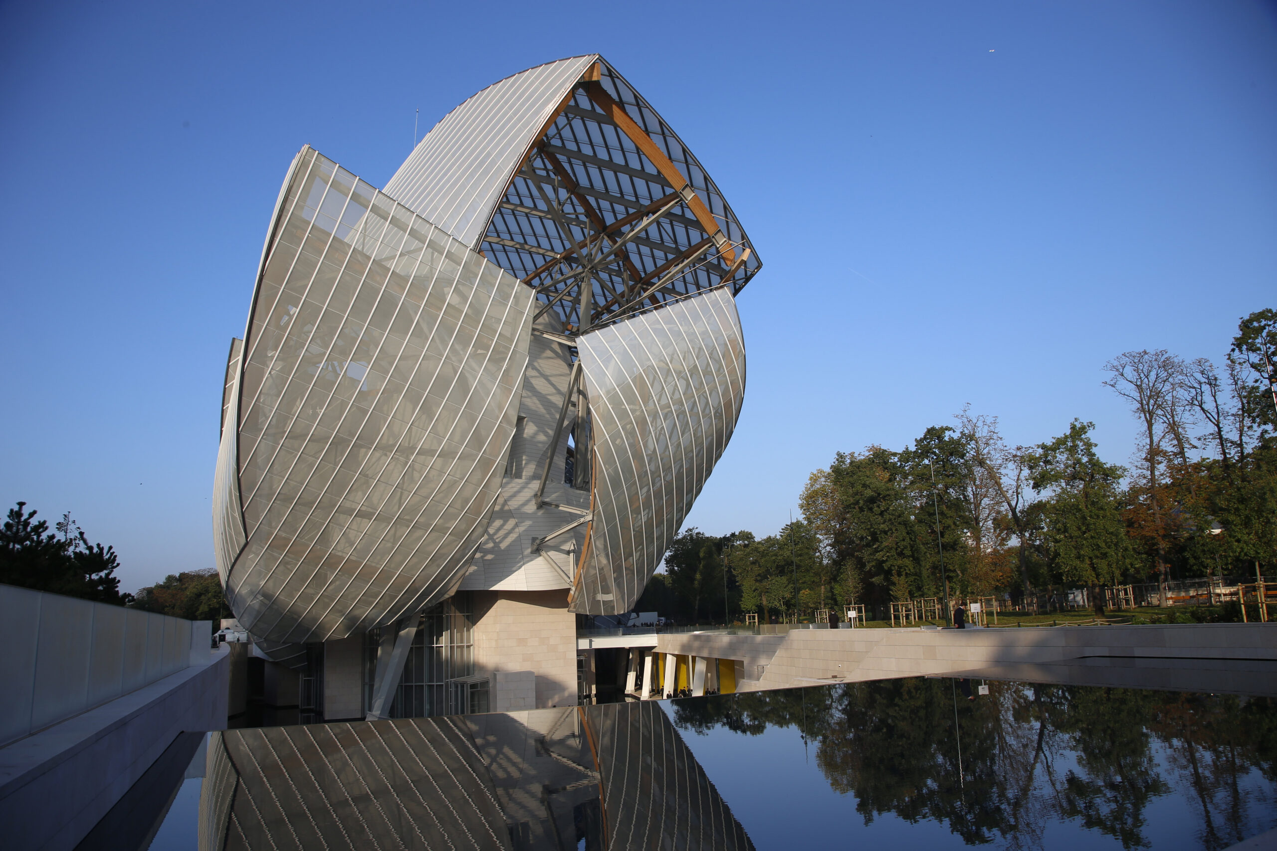 Bieber, Kardashian, Vuitton $100M venue wrap Paris
