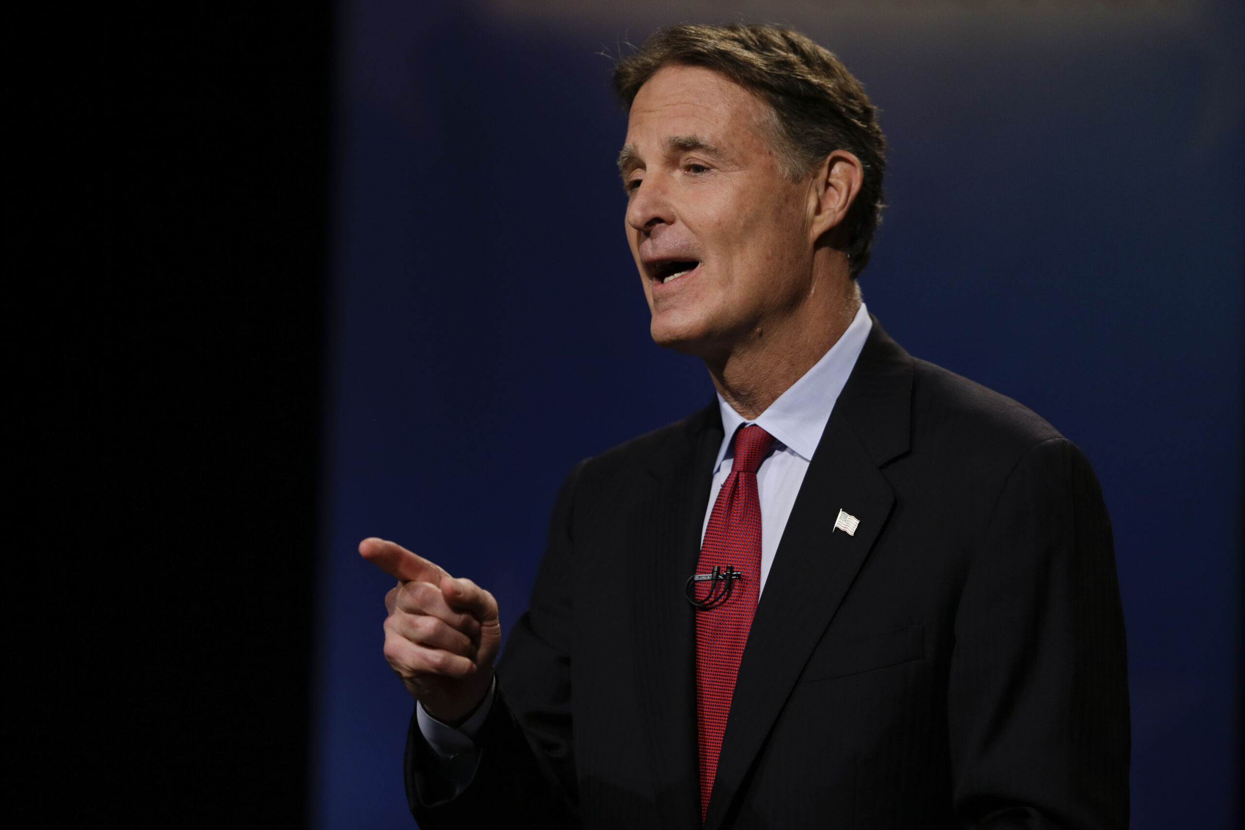 Before important votes, Senator Evan Bayh managed to squeeze in lunch and golf dates with lobbyists