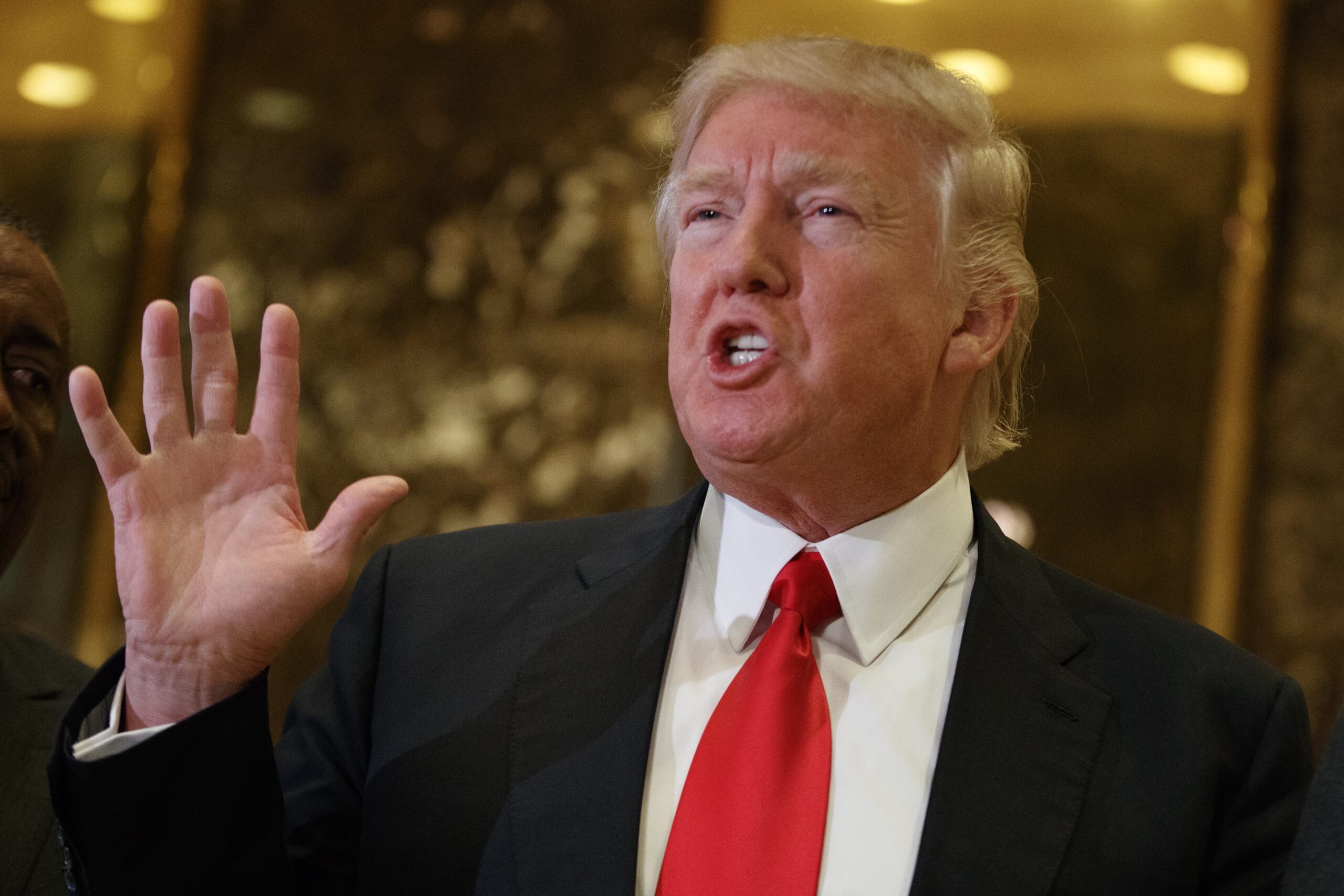 Byron York: Between unpopular Dems, GOP, a chance for Trump to triangulate