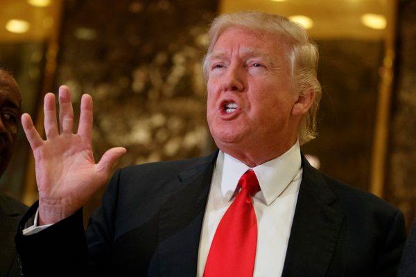 Byron York: Between unpopular Dems, GOP, a chance for Trump to triangulate