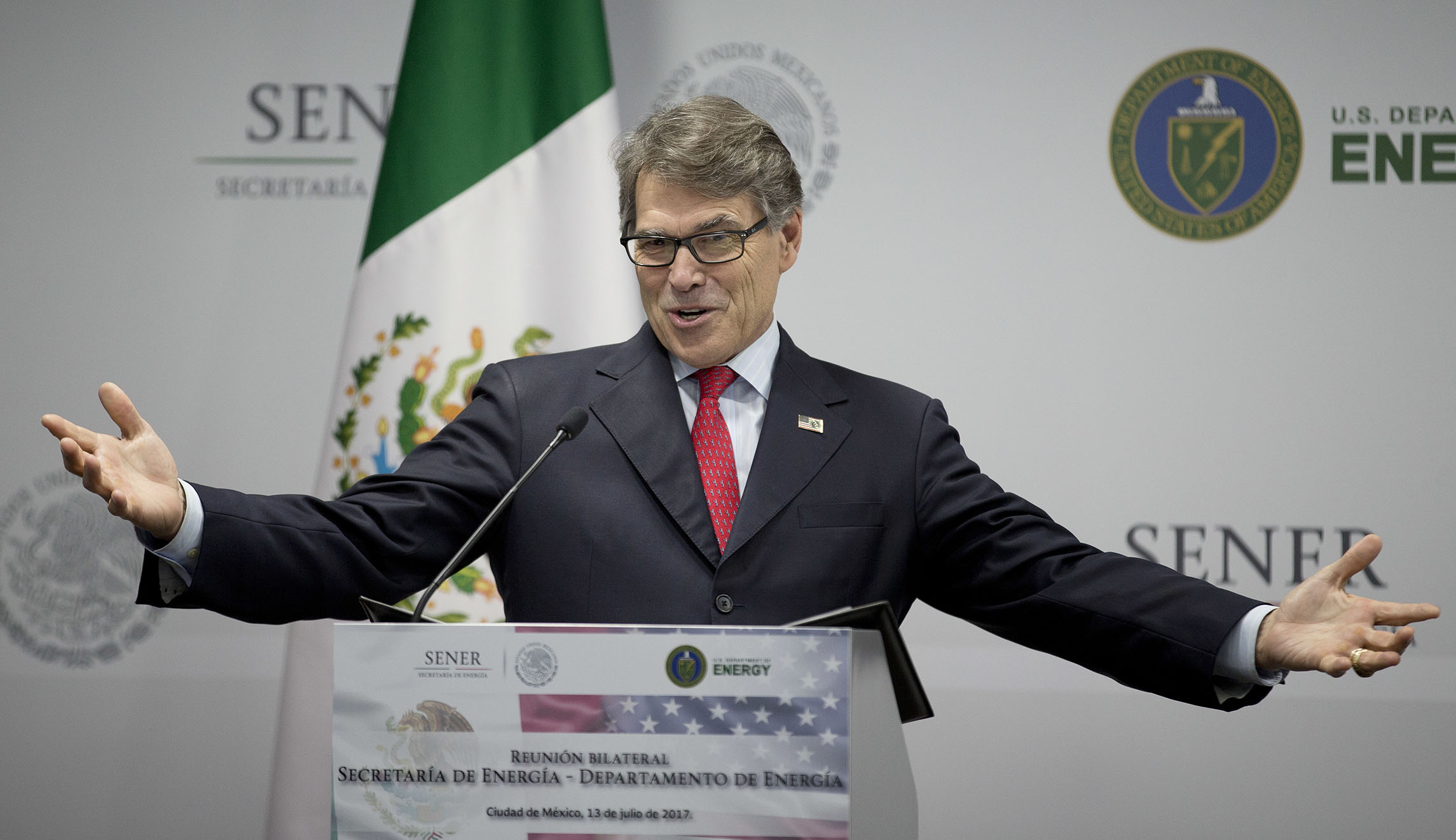 Perry leaving Energy Department? His remarks to staff say otherwise