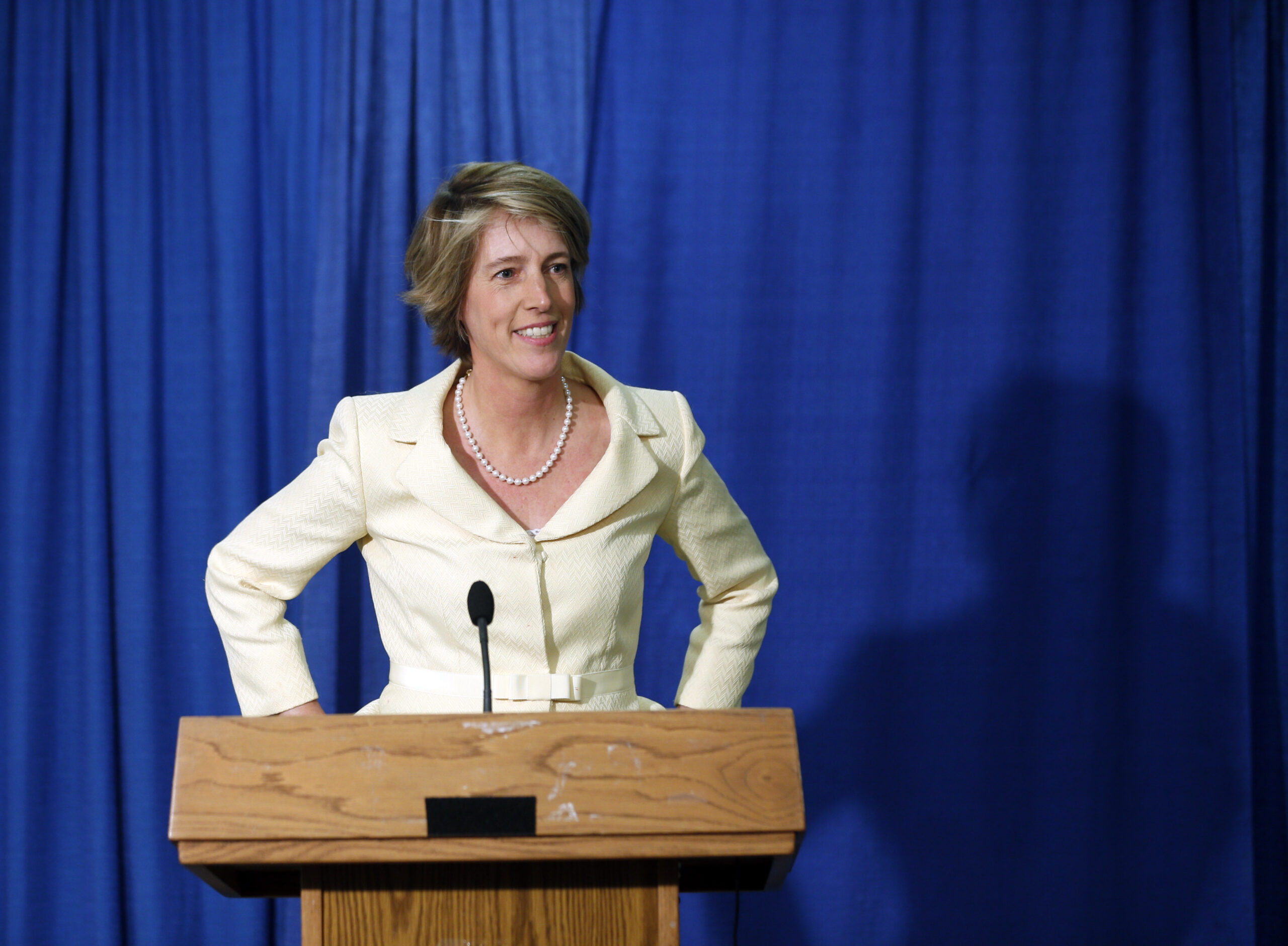 Governor hopeful begins New York primary challenge