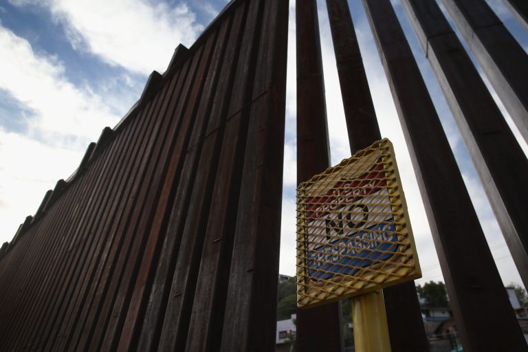 The nonpartisan Congressional Research Service says Congress has the power to block funding for President Obama's executive action on immigration, refuting a position taken by the top House appropriator. (Photo by John Moore/Getty images)