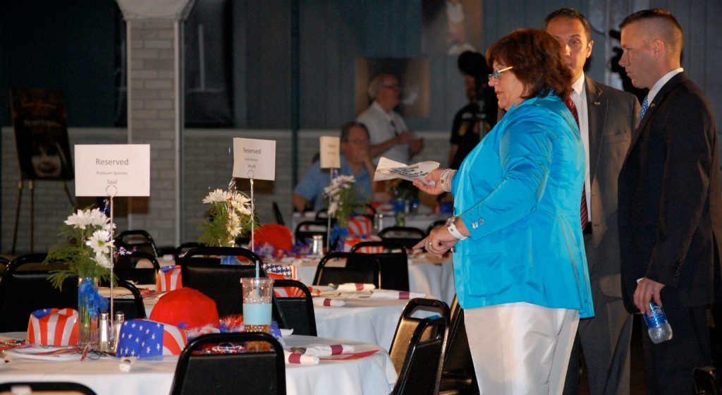 Waterloo readies for Bachmann, Perry showdown