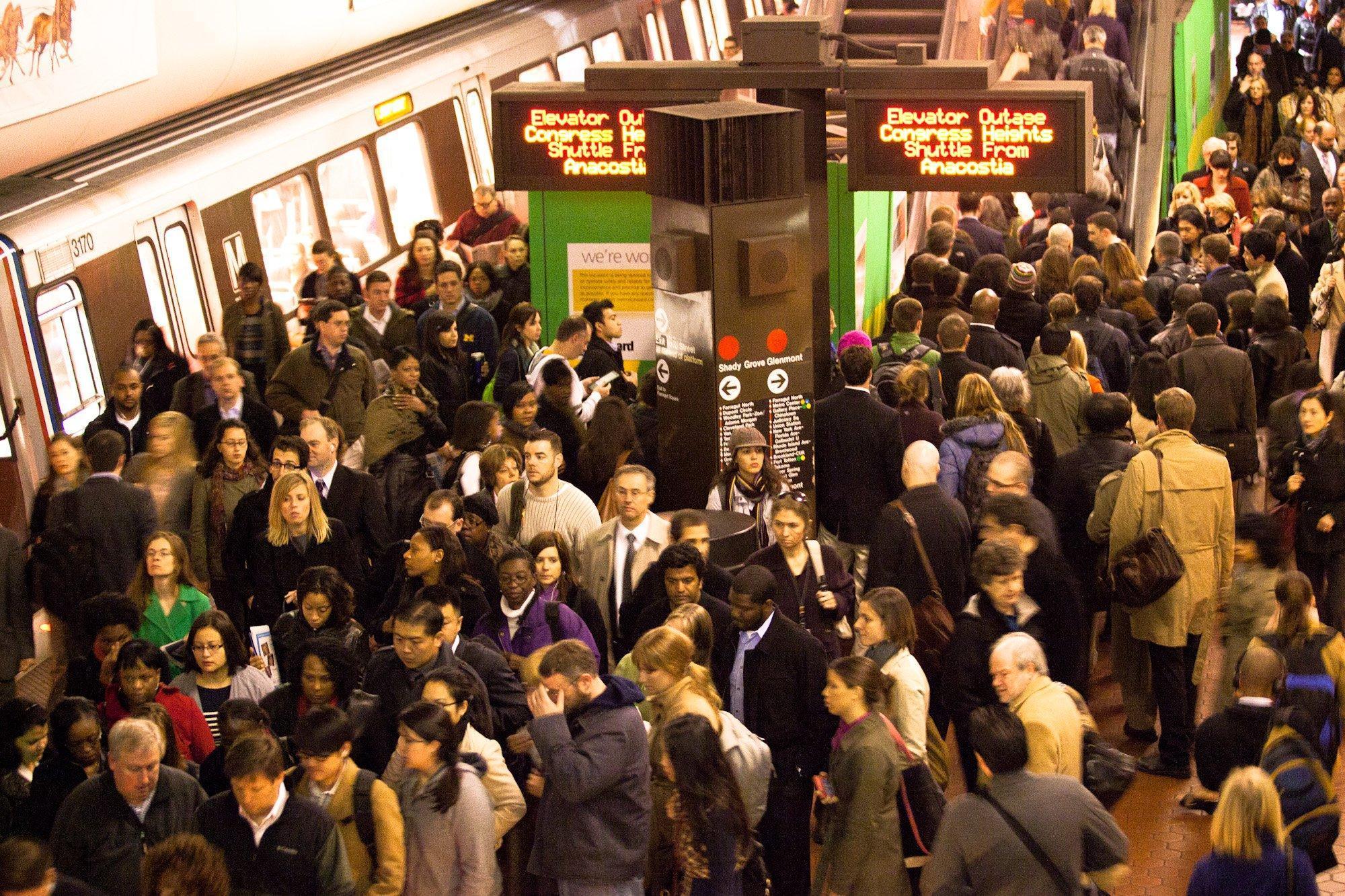 Metro riders stuck with shorter, packed trains