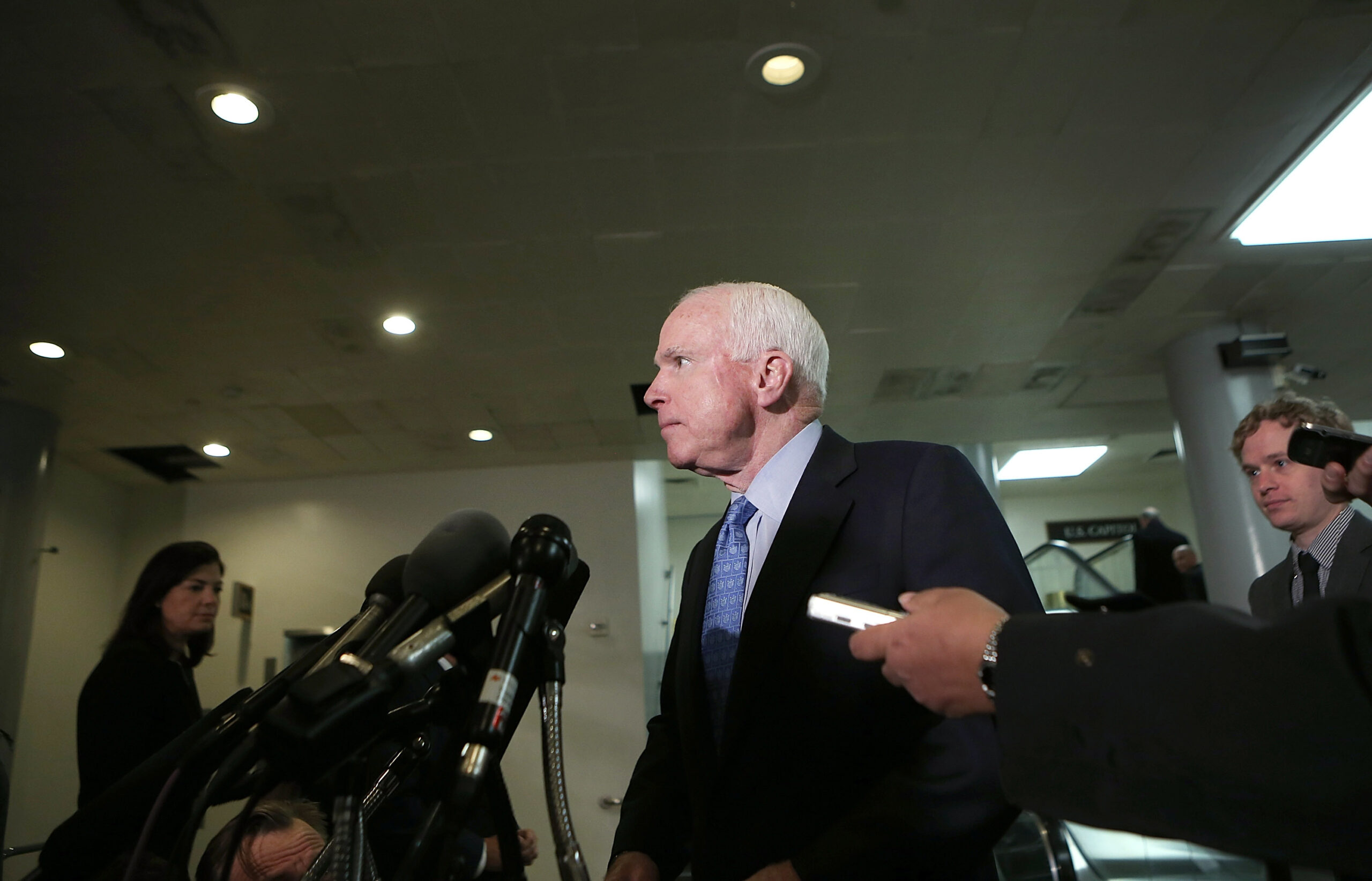 John McCain: Trump owes veterans an apology, not me