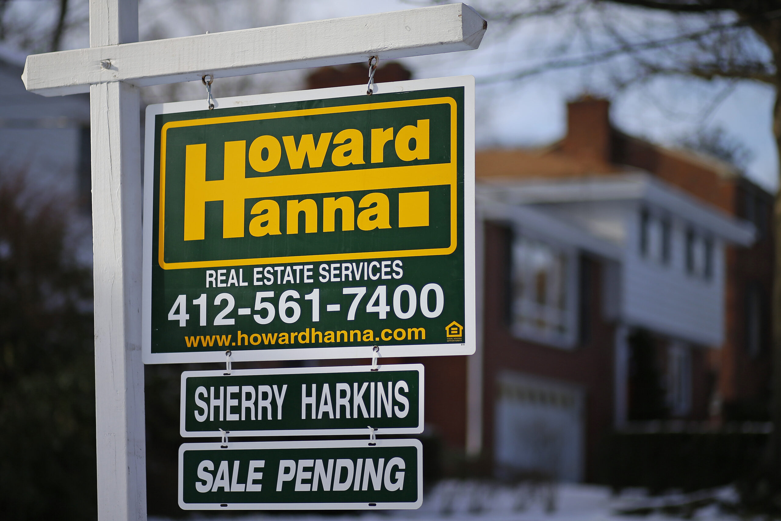 Contracts to buy US homes barely budged in January