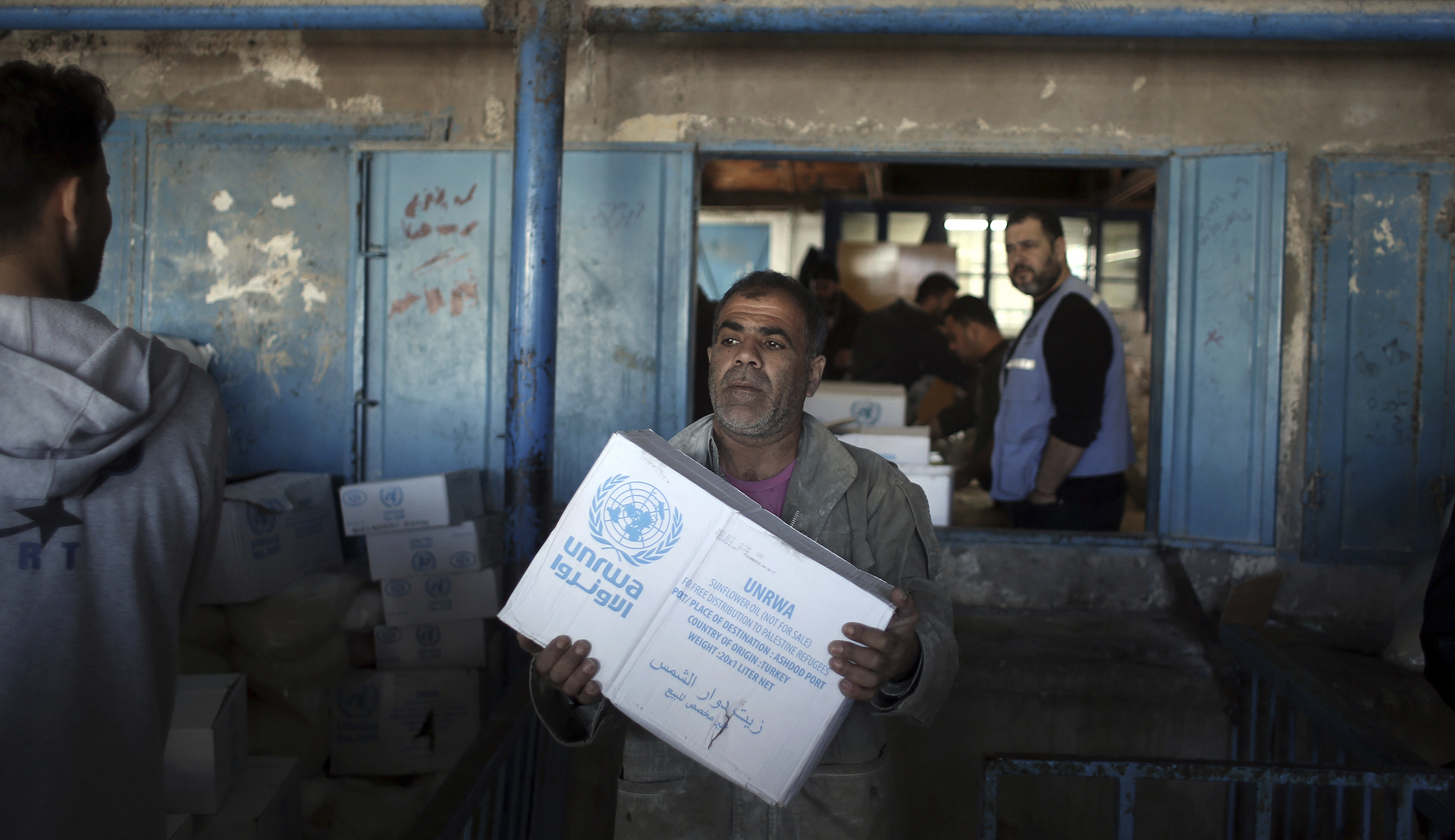 Trump cuts American aid for Palestinians