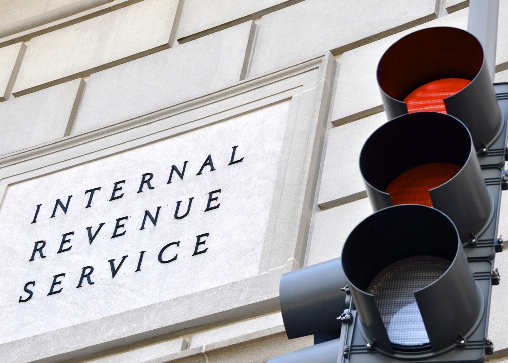 How much time did a key Obama official spend investigating the IRS’ Tea Party targeting?