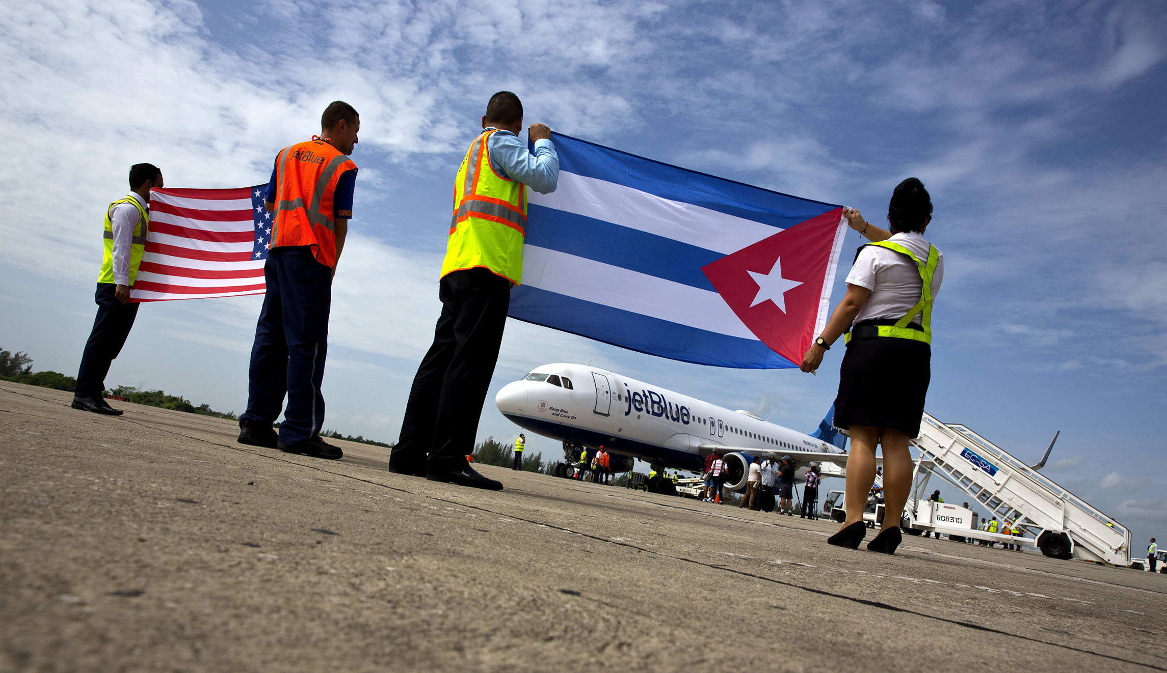 US orders majority of embassy staff out of Cuba after attacks on diplomats, warns Americans to stay away
