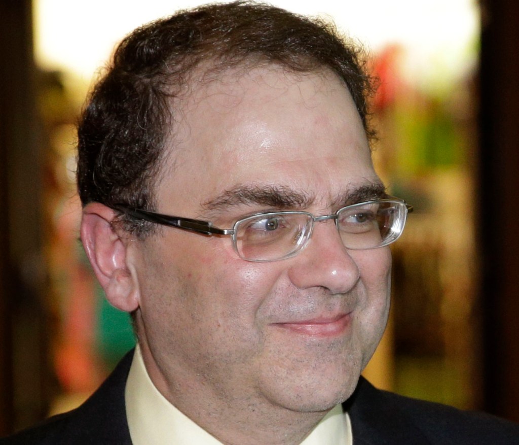 Fed official: No rate hike until 2017