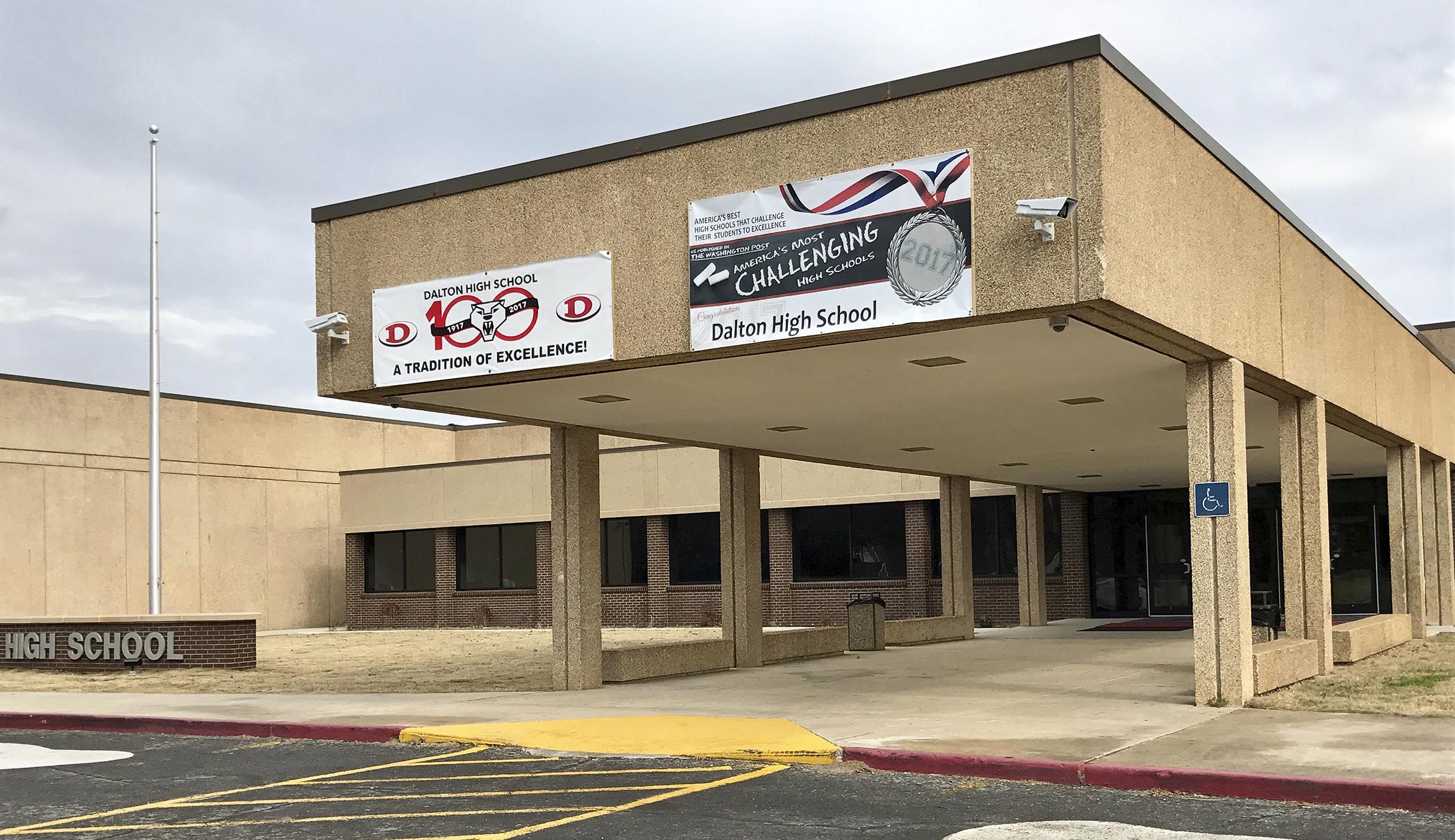 Teacher fires handgun at Georgia school; no students injured