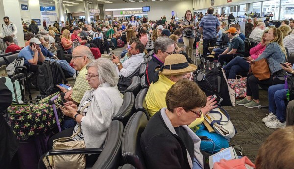 Airline official: Passengers can be shamed into wearing masks without federal mandate