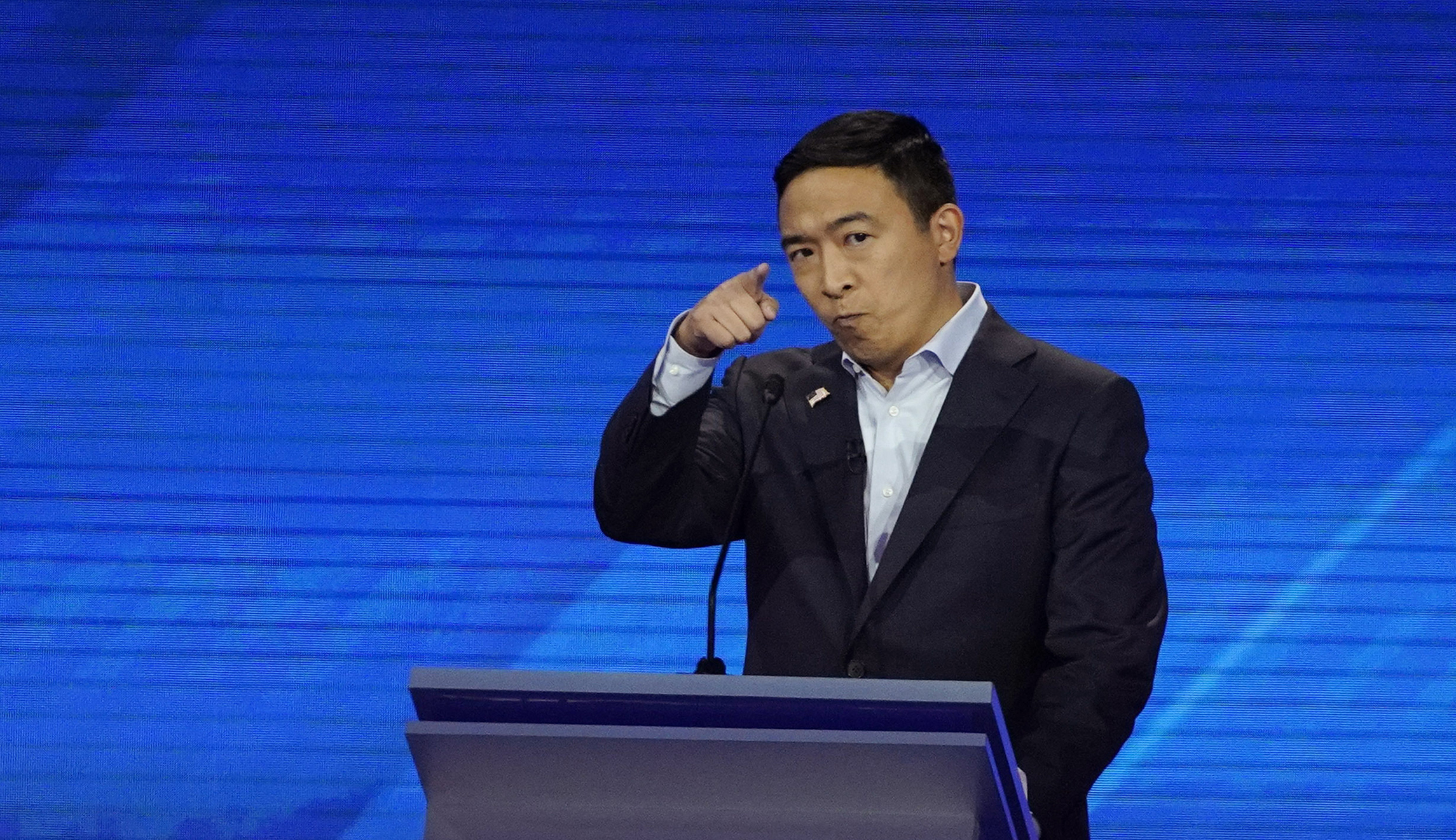 Yang leads on new Twitter follows during Thursday night debate