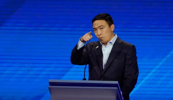 Yang leads on new Twitter follows during Thursday night debate
