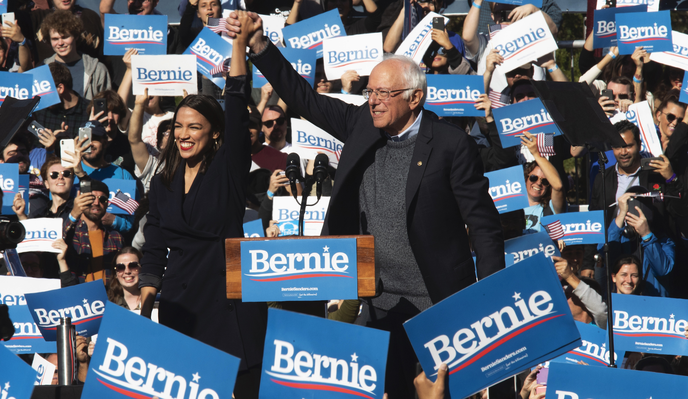 Bannon: Sanders surging in Democratic primary thanks to AOC ‘star power’
