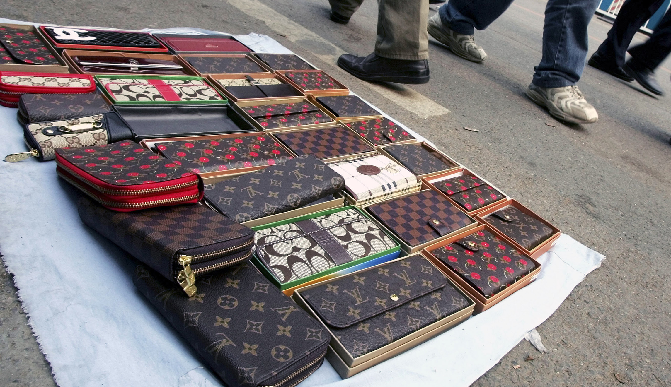 Feds seize $500 million worth of fake designer goods in black market sting operation