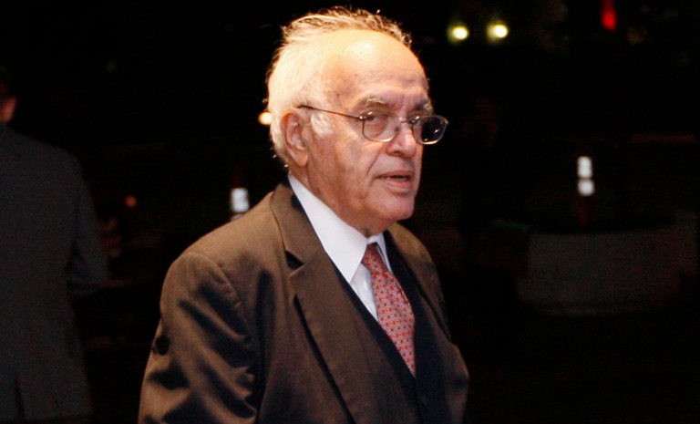 Bob Novak arrives at the 60th anniversary celebration of NBC's Meet the Press at the Newseum in Washington, Wednesday, Nov. 14, 2007.  