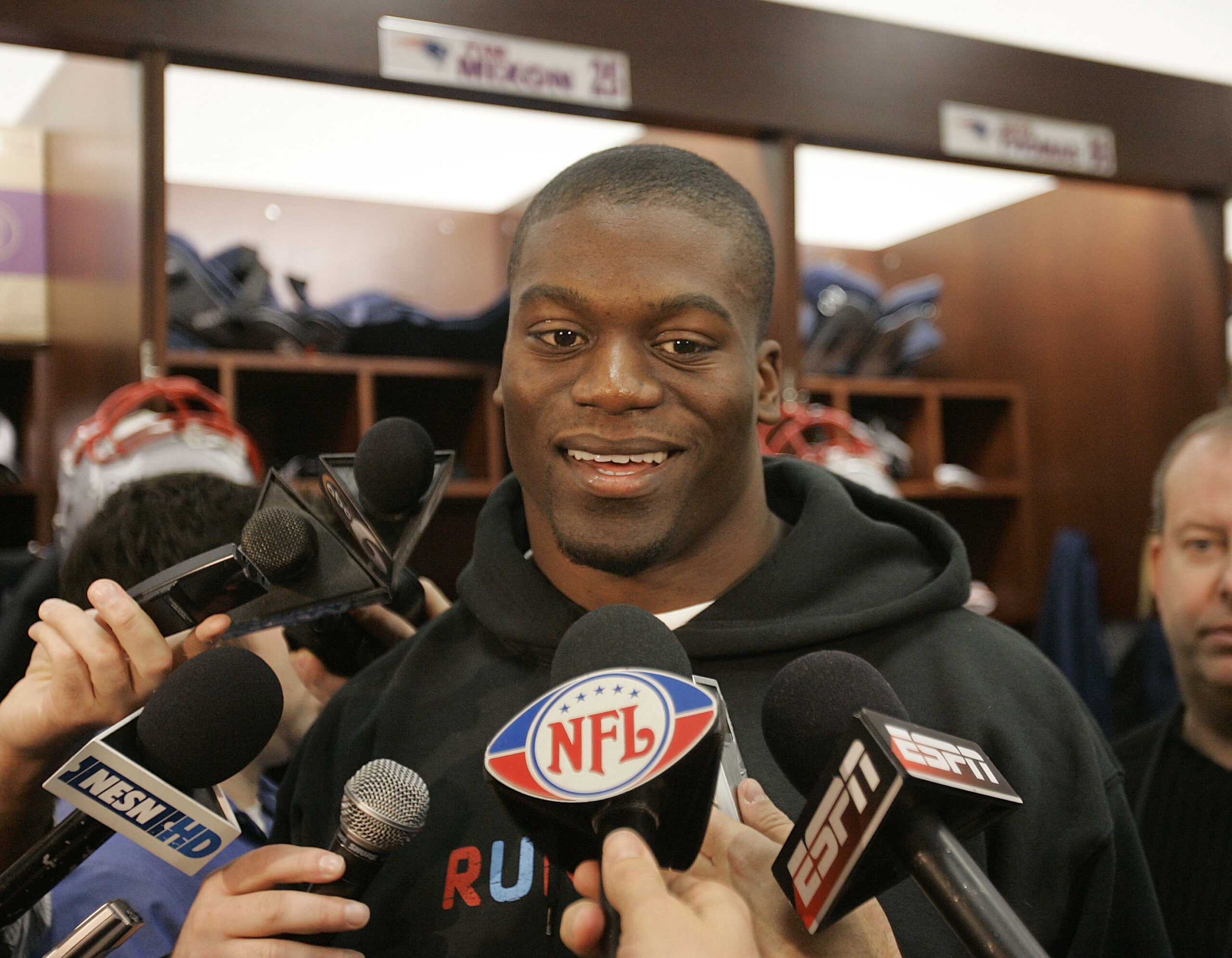 NFL player urges both sides of the aisle not to make abortion a 'partisan' issue
