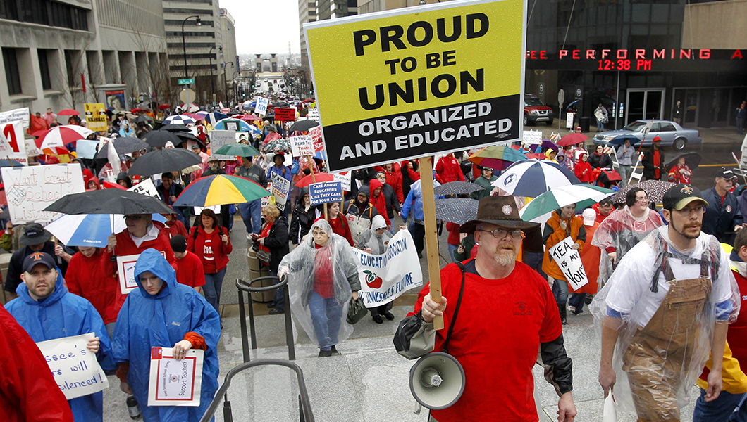 NLRB rules companies can bar nonemployee union activists from property
