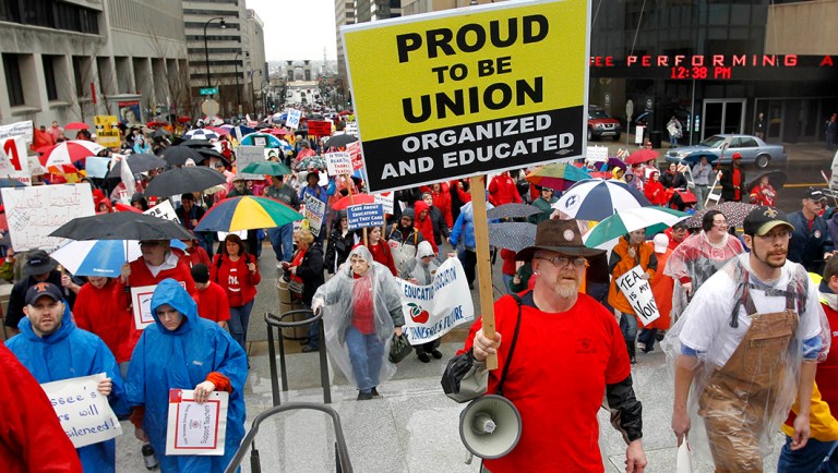 NLRB rules companies can bar nonemployee union activists from property