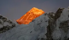 Effort underway to clean Mt. Everest of trash, bodies