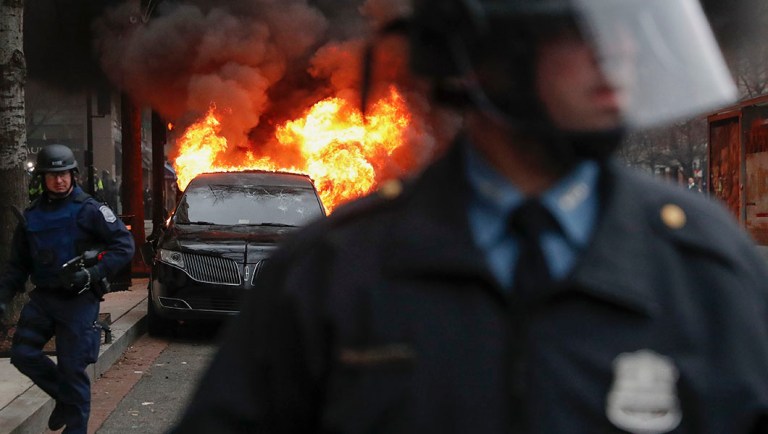 Prosecutors drop all Trump inauguration rioting cases
