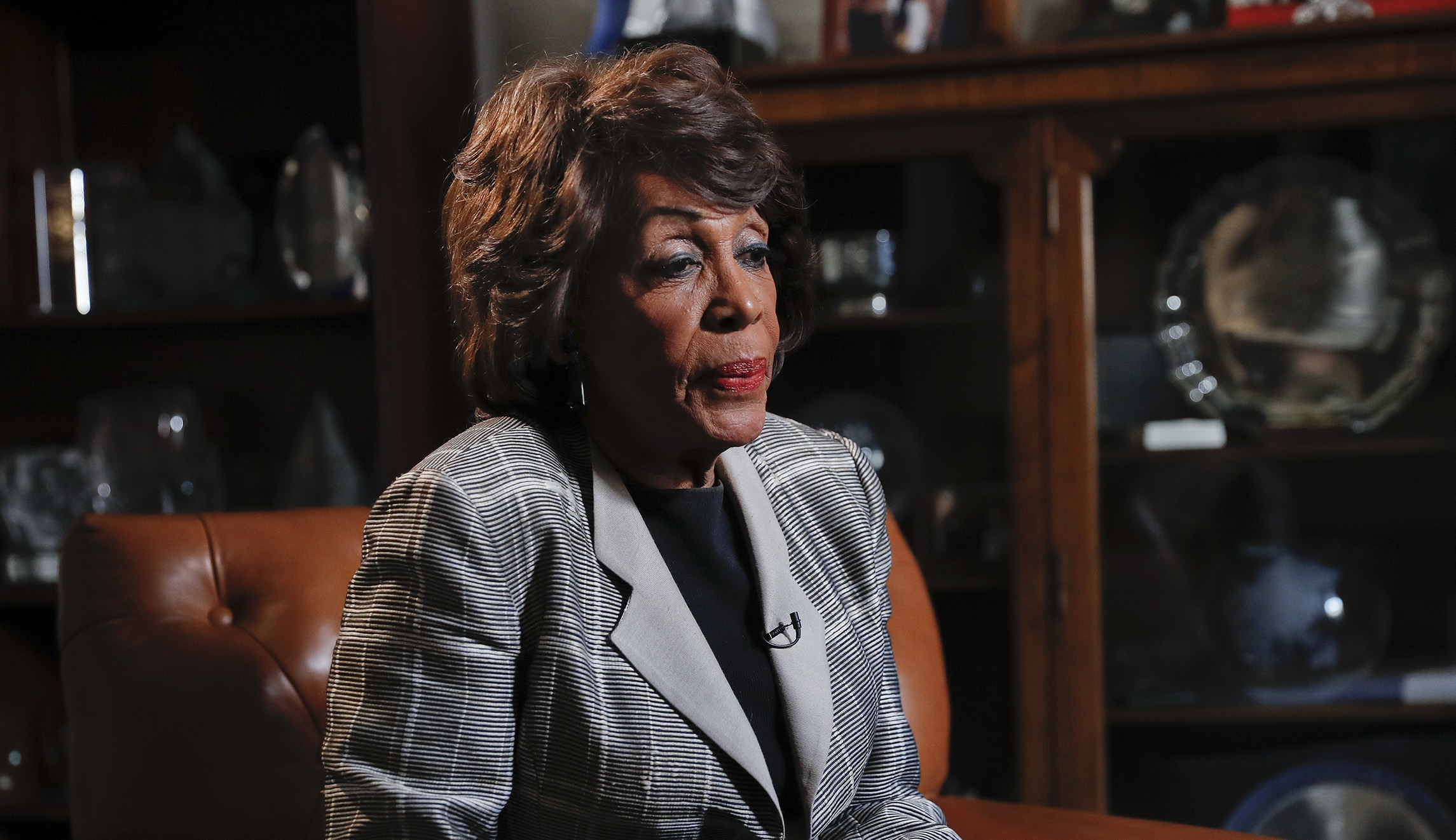 GOP resolution condemns Maxine Waters, calls for her resignation