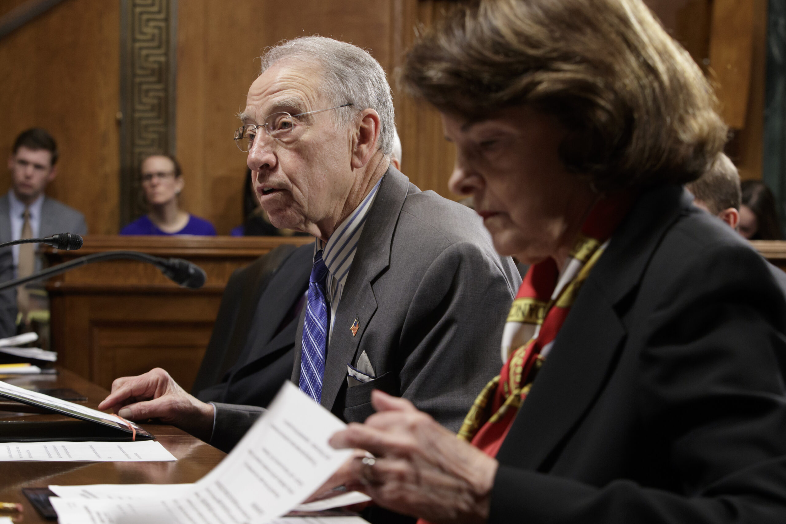 Chuck Grassley, Dianne Feinstein expand Russia probe to two new Trump campaign aides