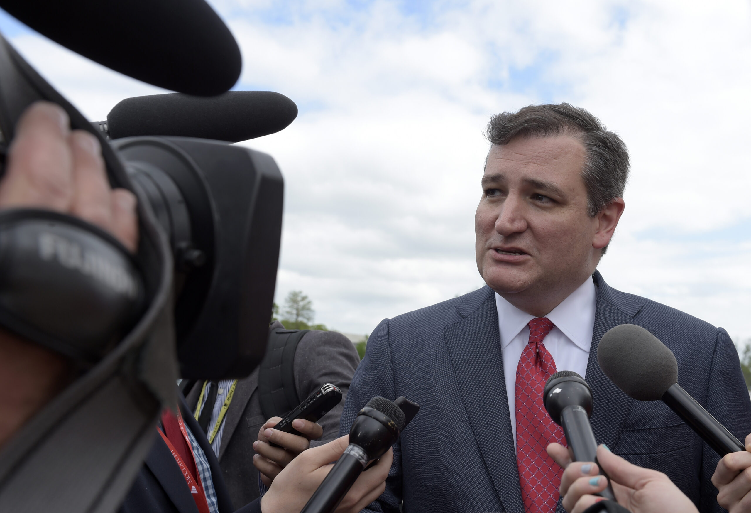 Woman demands Ted Cruz provide a DNA test to prove he’s human: WATCH