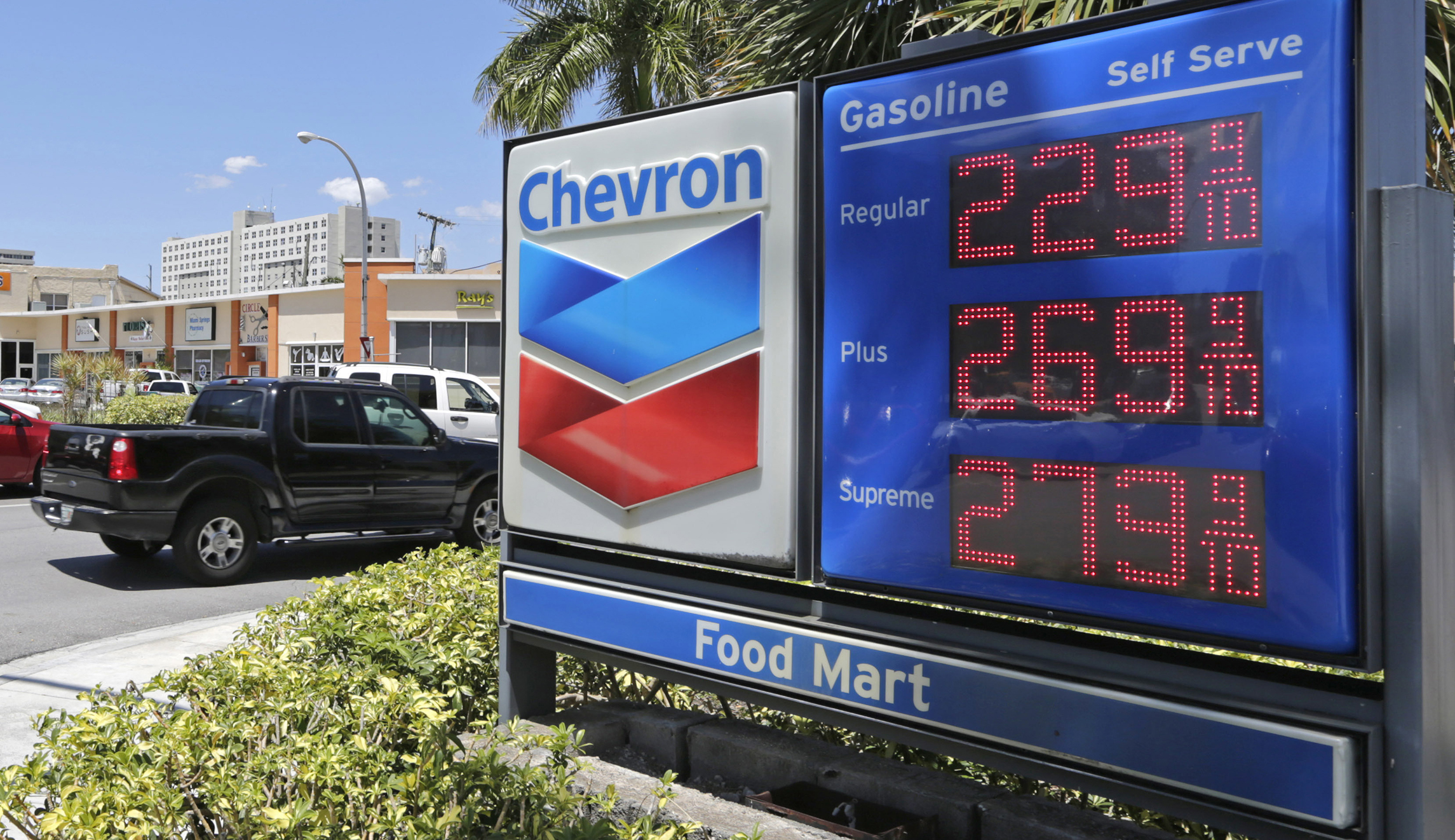 Chevron shareholders reject climate change resolutions