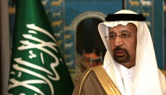 Saudis look to boost oil supply as US dominates market