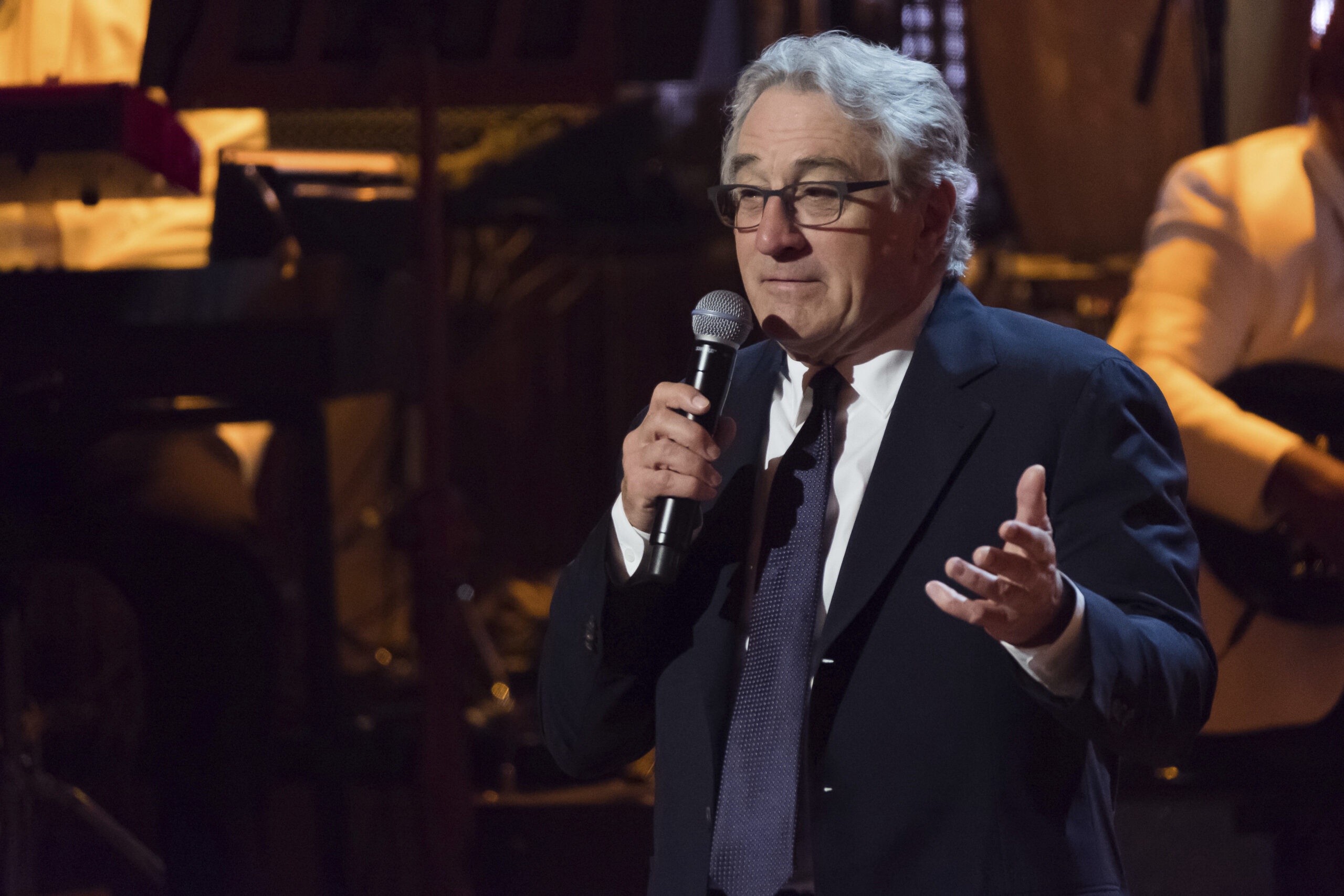 Robert De Niro: WHCA needs to ‘strap on your balls’ and stand by Michelle Wolf