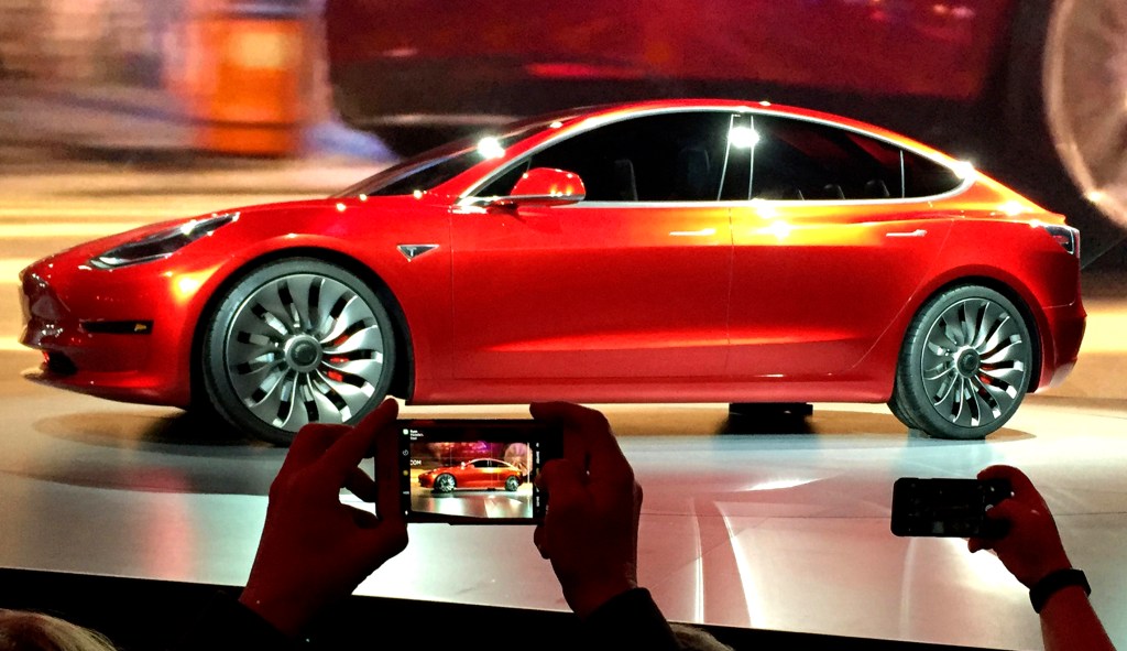 Lame-duck Congress must avoid extending the electric vehicle tax credit