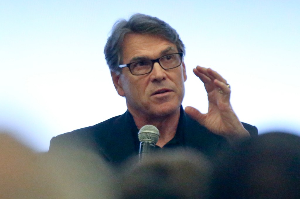 Rick Perry mulls request to save coal, nuclear plants