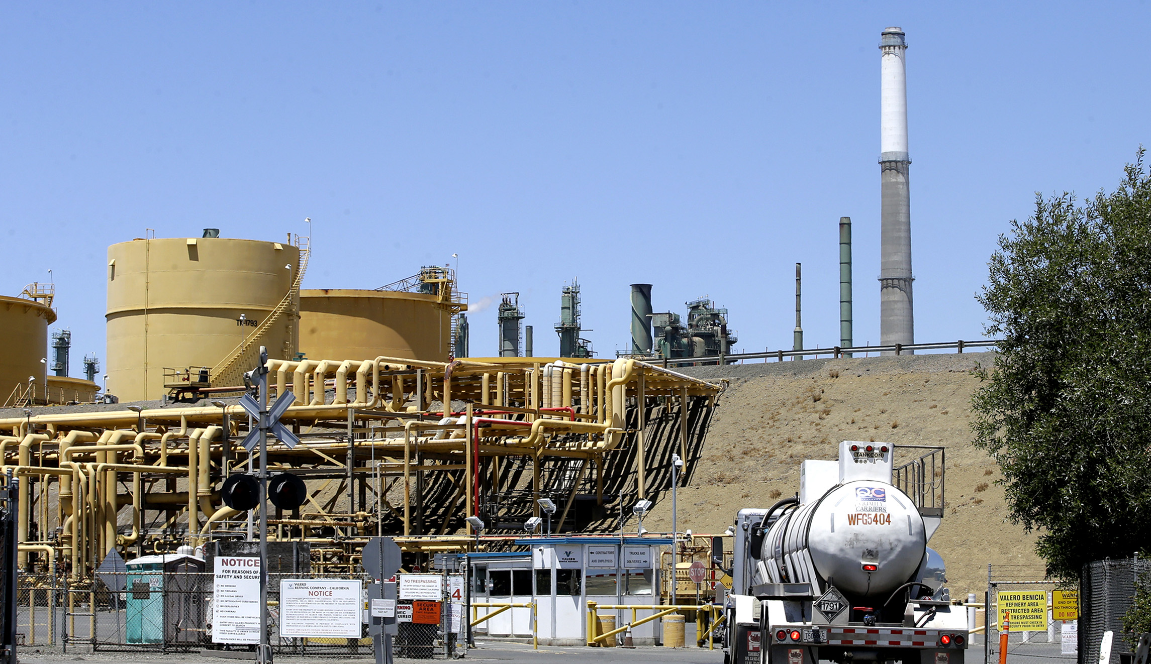 Oil refiners get behind UN fuel rules that analysts say will drive up prices in 2020